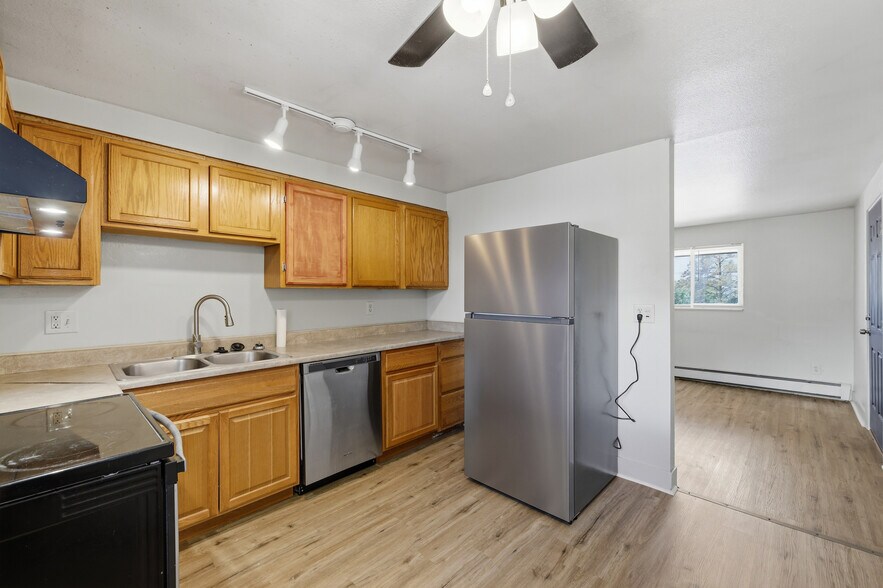 More Photos Of 4060 Airport Rd, Colorado Springs Apartments For Sale