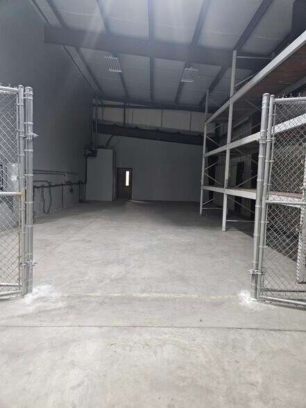 More Photos Of 1512 Hooker Rd, Greenville Showroom For Sale