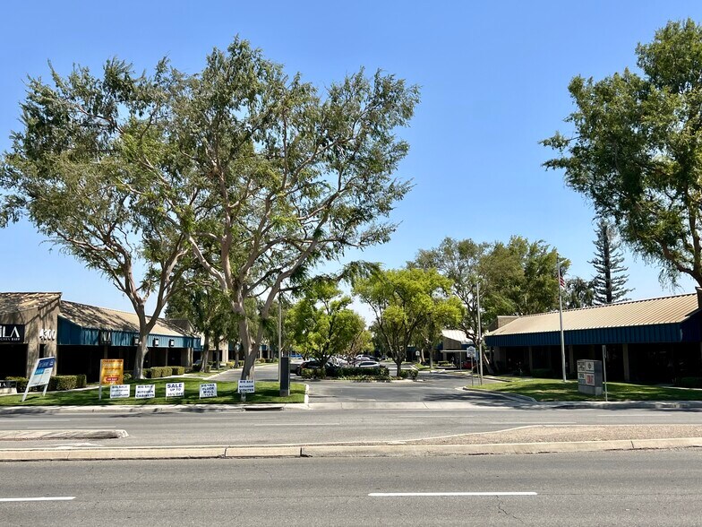 More Photos Of 4300 Stine Rd, Bakersfield Office For Lease