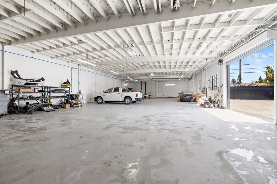 More Photos Of 5013-5017 Telegraph Rd, Los Angeles Light Manufacturing For Sale