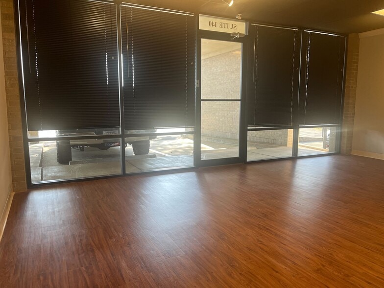 More Photos Of 2311 Biscayne Dr, Little Rock Office For Lease