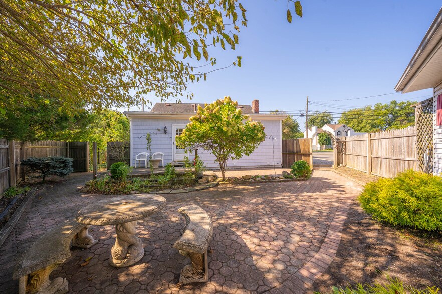 More Photos Of 40 Amboy Rd, Old Bridge Flex For Sale