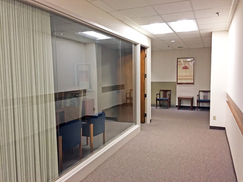 More Photos Of 1100 W Glen Ave, Peoria Office For Lease