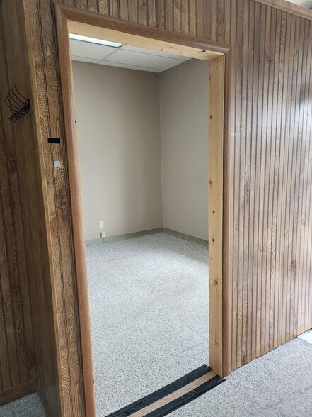 More Photos Of 105 Passion Play Rd, Eureka Springs General Retail For Lease