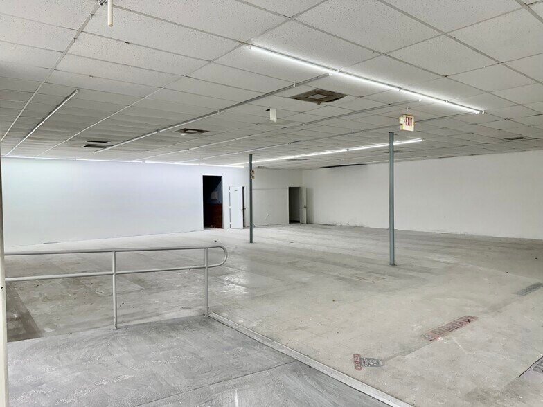 More Photos Of 1601 E Sample Rd, Pompano Beach Freestanding For Sale