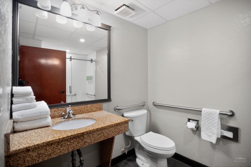 More Photos Of 124 Woodland Dr SW, Wise Hotel For Sale