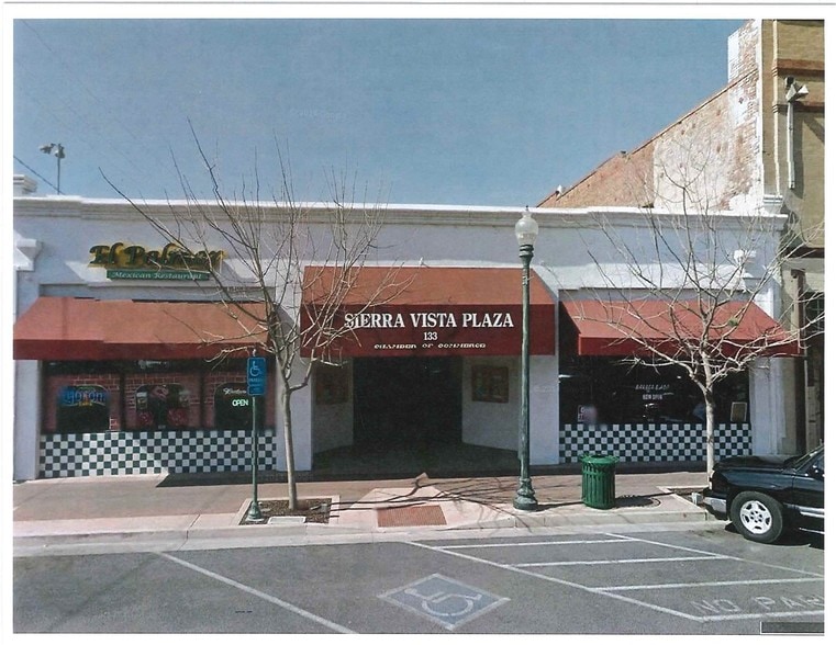 More Photos Of 133 W Honolulu St, Lindsay Storefront For Lease