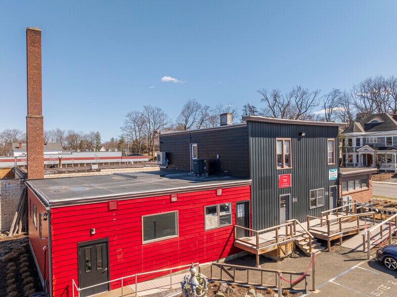 More Photos Of 78 Green St, Hudson Freestanding For Sale