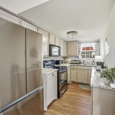 More Photos Of 2013 Bedford Ct, Weatherford Hospitality For Sale