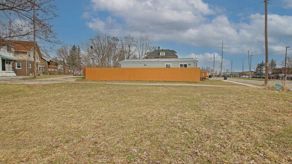 More Photos Of 800 Martin Luther King Ave, Flint Land For Sale