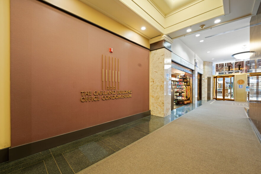 More Photos Of 50 E Washington St, Chicago Office For Sale