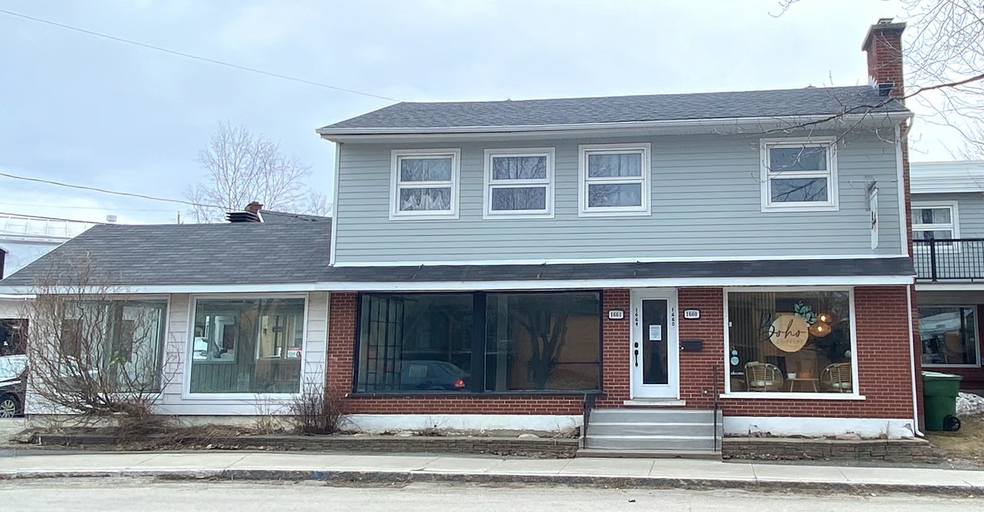 Primary Photo Of 1660-1664 St Louis, Québec Storefront Retail Residential For Sale