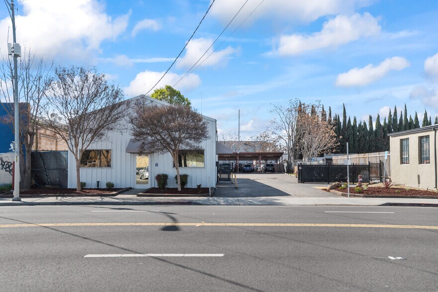 More Photos Of 771 Coleman Ave, San Jose Service For Lease