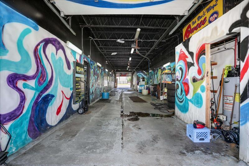 More Photos Of 13730 Livernois Ave, Detroit General Retail For Sale