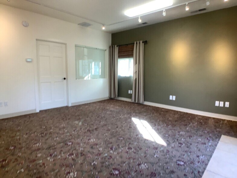 More Photos Of 40 Church St, Ashland Office Residential For Lease