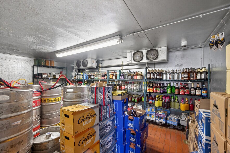 More Photos Of 17646 NE Central Ave, Ham Lake Restaurant For Sale