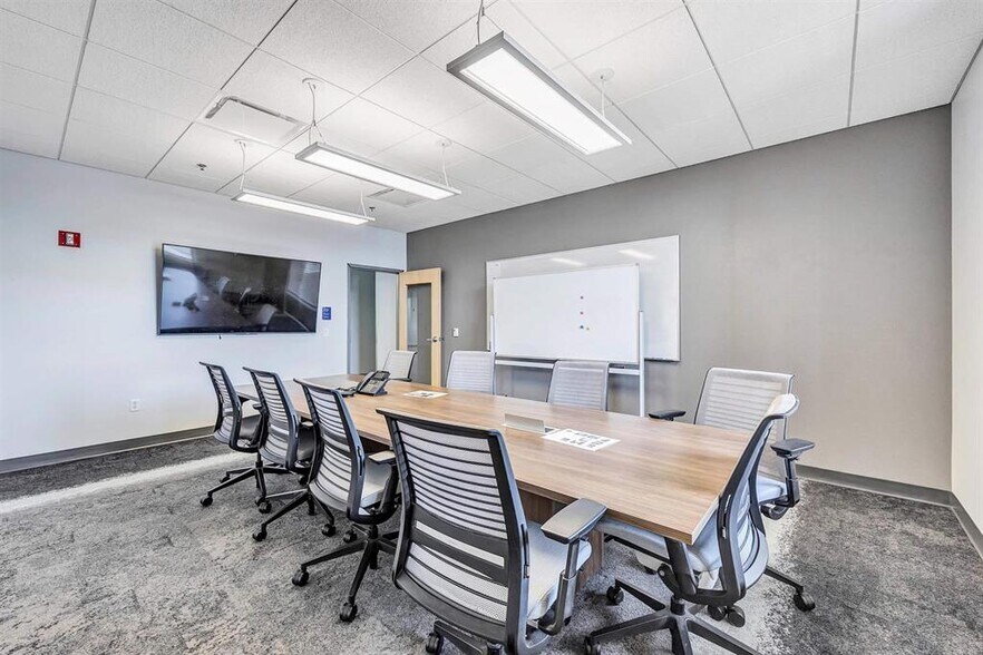 More Photos Of 325 Reid St, De Pere Office For Lease