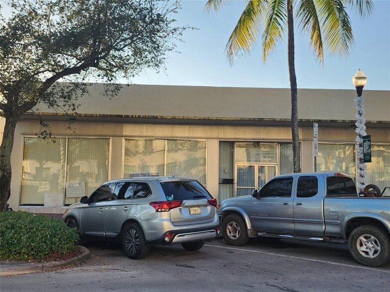 More Photos Of 216 Washington Ave, Homestead General Retail For Sale