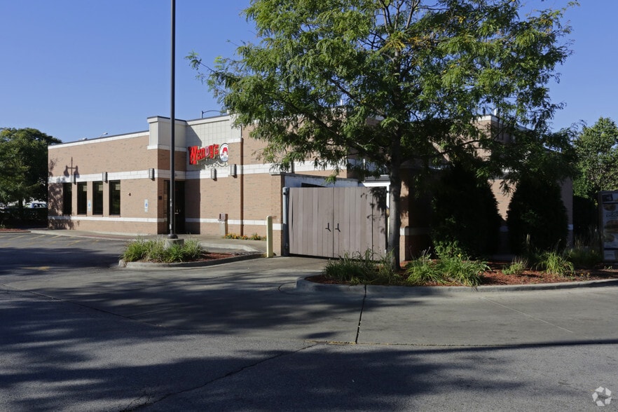 More Photos Of 11 N Harlem Ave, Oak Park Fast Food For Sale