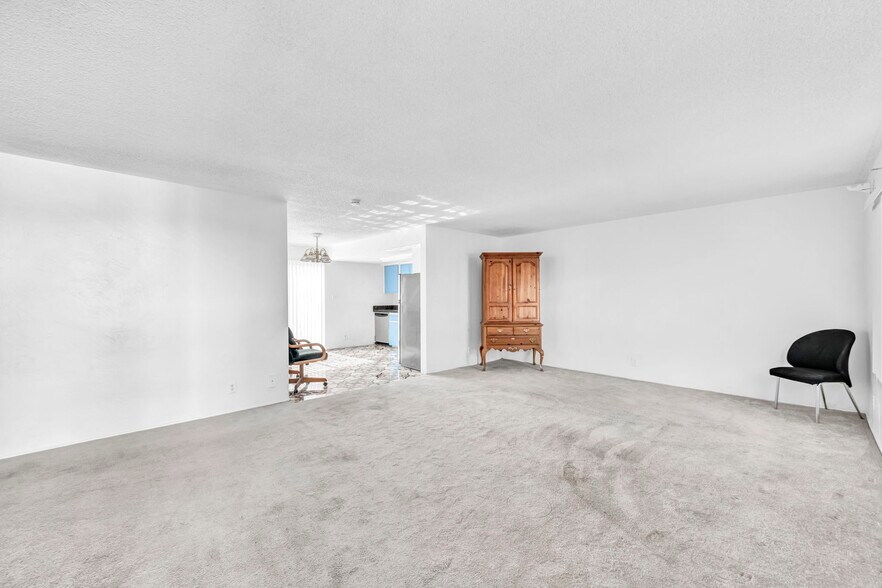 More Photos Of 1165 Sierra Vista Dr, Las Vegas Apartments For Sale