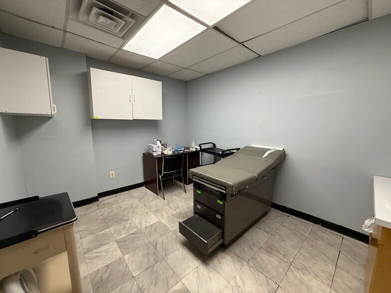 More Photos Of 235 Wyckoff Ave, Brooklyn Storefront Retail Residential For Lease