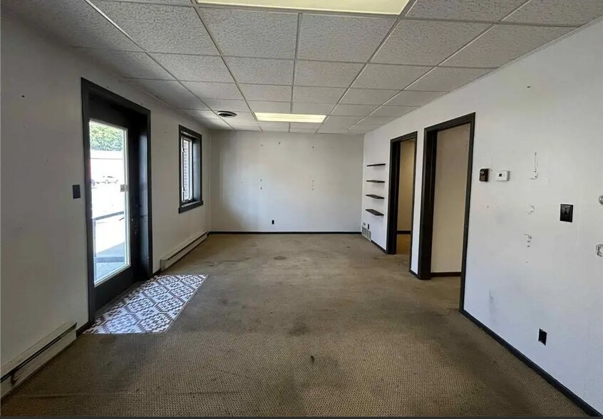 More Photos Of 507 W Main St, Mound City Freestanding For Sale