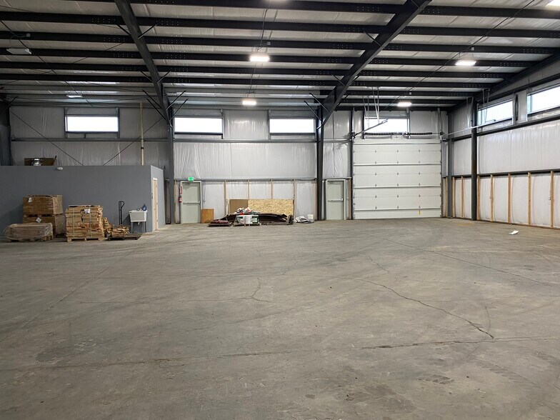 More Photos Of 1385 Industrial Ave, Woodburn Warehouse For Lease