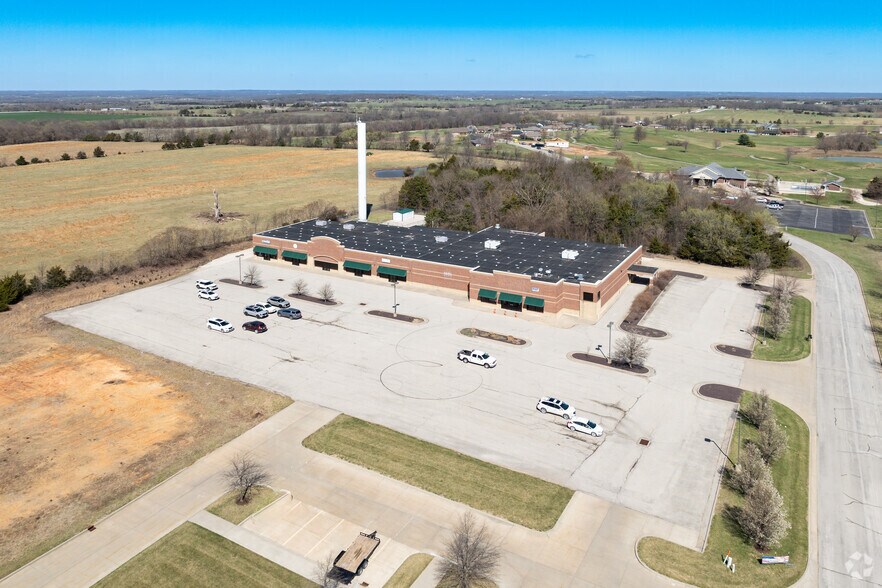 More Photos Of 14100-14104 Redfield Dr, Eugene Storefront For Sale