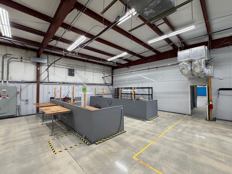 More Photos Of 706 Anchors St NW, Fort Walton Beach Warehouse For Lease