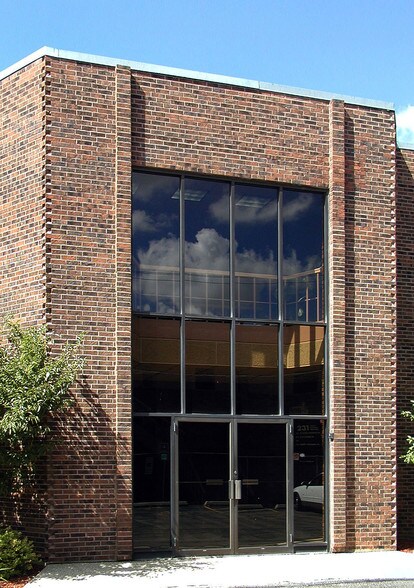 More Photos Of 231 W Grand Ave, Bensenville Office For Sale