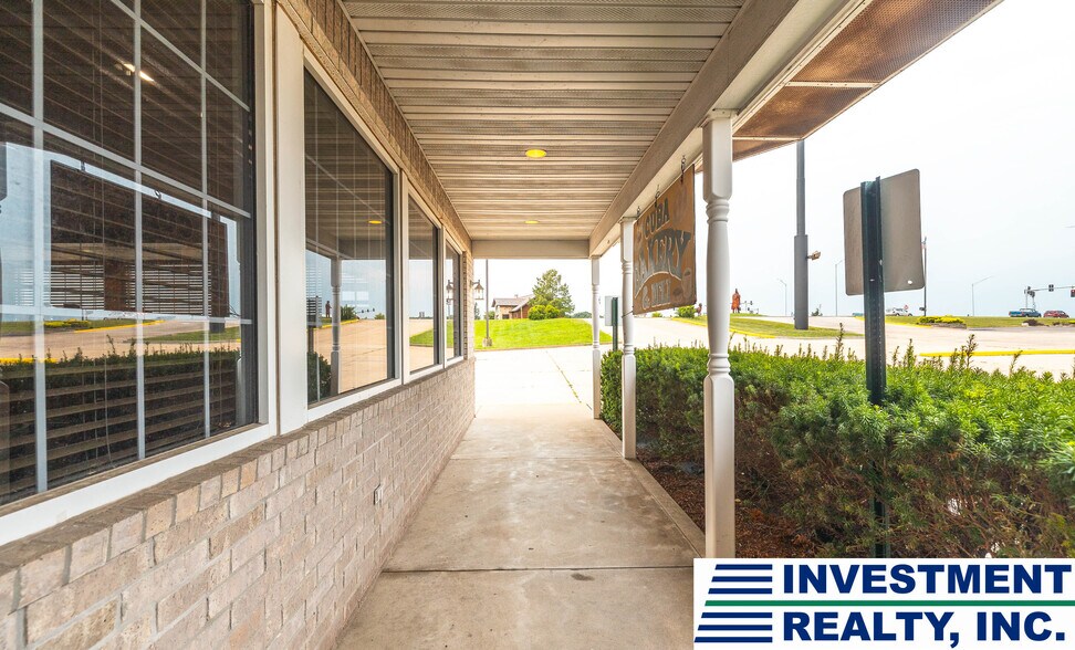 More Photos Of 60 Highway P, Cuba Freestanding For Sale