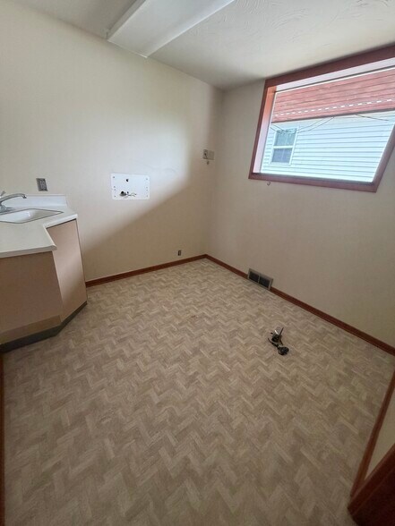 More Photos Of 205 N 13th St, Nebraska City Office For Sale