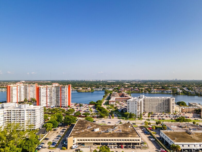 More Photos Of 1380 NE Miami Gardens Dr, North Miami Beach Medical For Lease