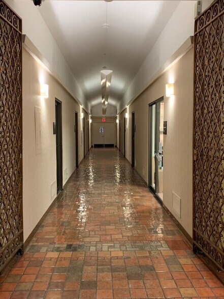 More Photos Of 1148-1152 Wilmette Ave, Wilmette Flex For Lease