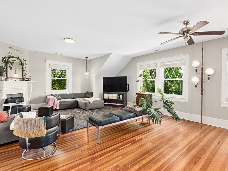 More Photos Of 141 Merrimon Ave, Asheville Office For Sale