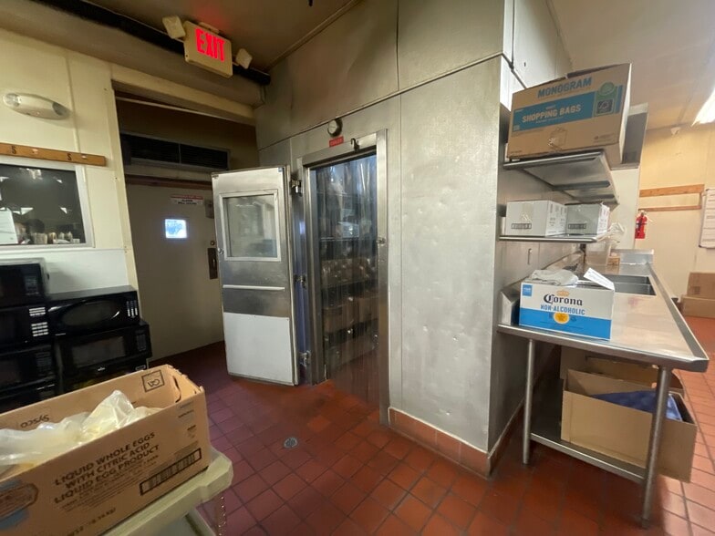 More Photos Of 111 E March Ln, Stockton Hotel For Lease