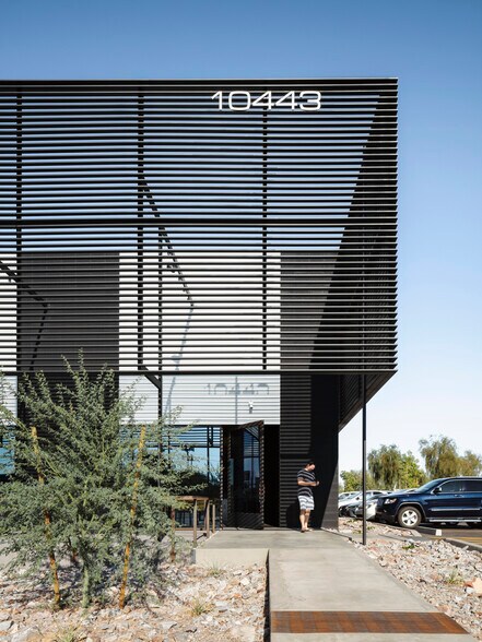 More Photos Of 10443 N 32nd St, Phoenix Freestanding For Sale