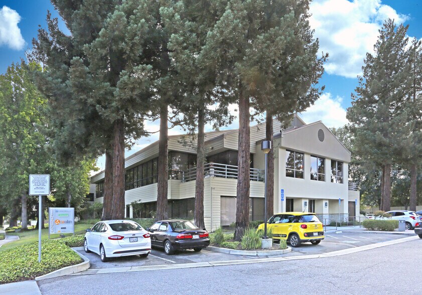 More Photos Of 1503 Grant Rd, Mountain View Office For Lease