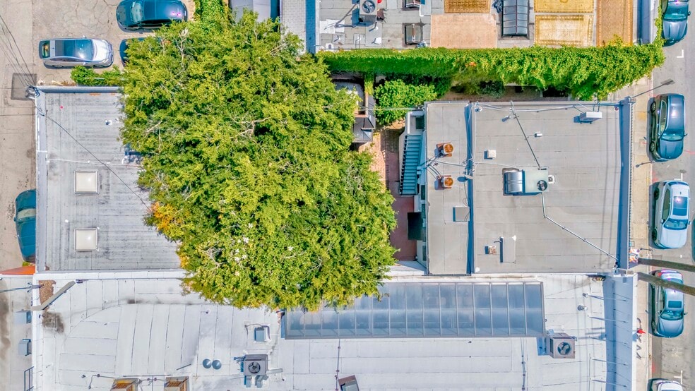 More Photos Of 818 N La Cienega Blvd, Los Angeles Office For Lease