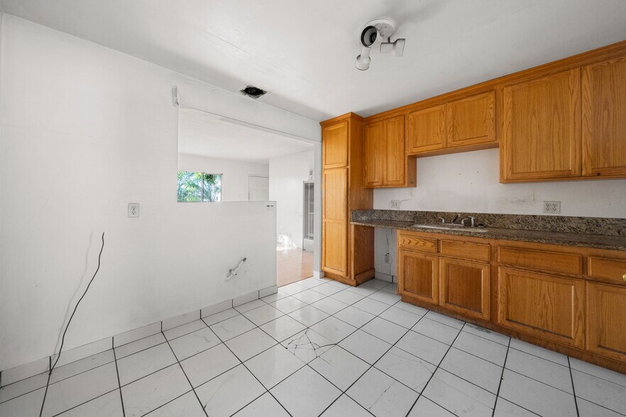 More Photos Of 339-341 E 220th St, Carson Multifamily For Sale