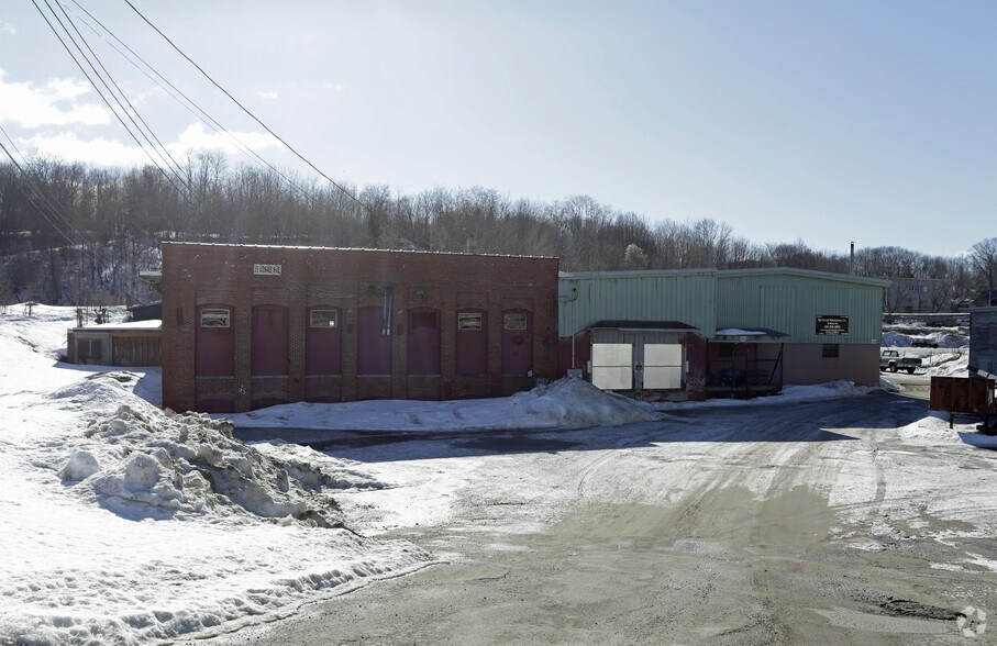 More Photos Of 35 Adams, Lewiston Warehouse For Lease