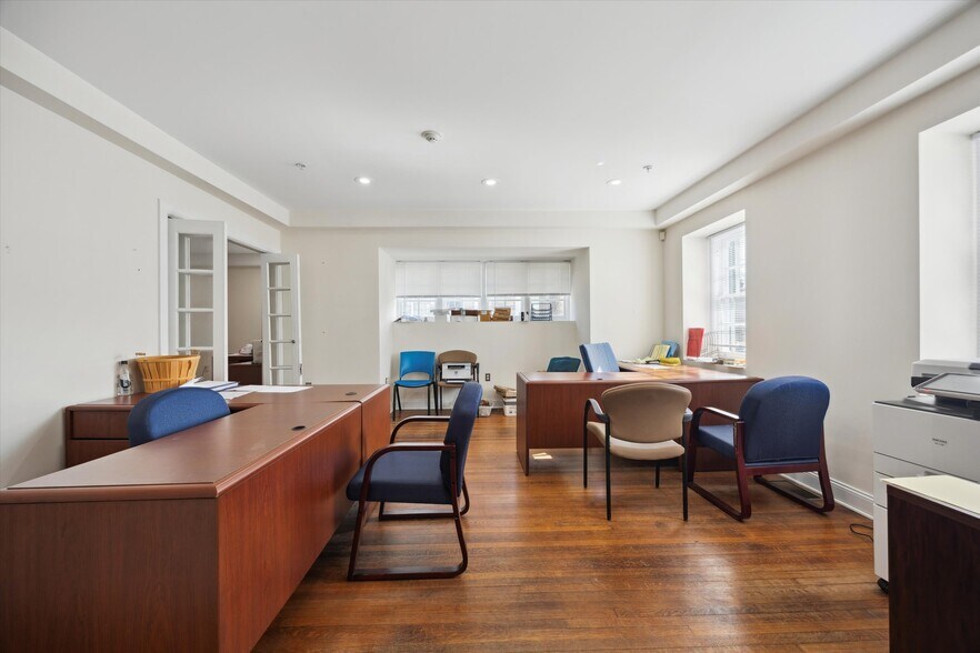 More Photos Of 400 E 21st St, Chester Office For Sale