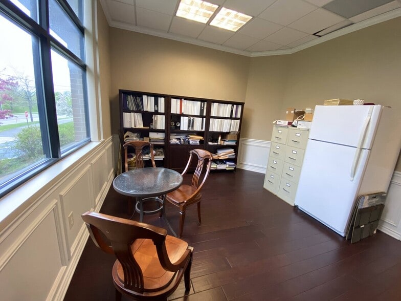 More Photos Of 42500 Eleven Mile Rd, Novi Medical For Lease