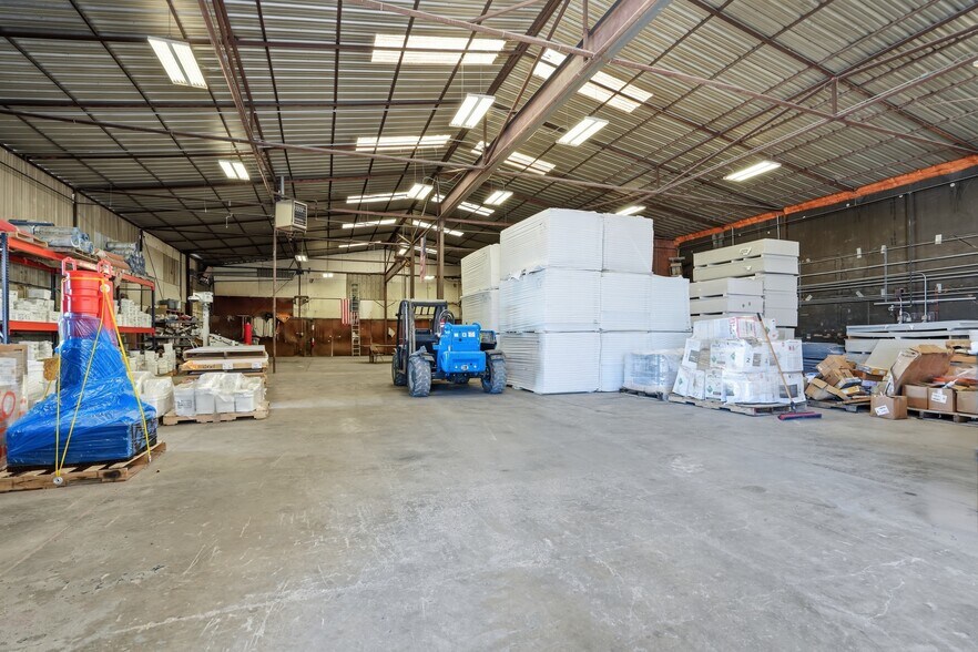 More Photos Of 14220 S Meridian Ave, Oklahoma City Warehouse For Sale