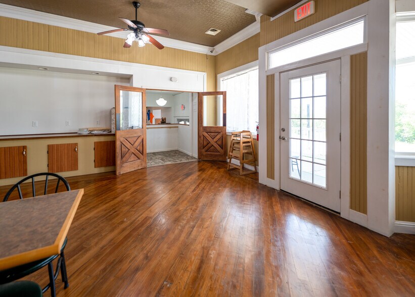 More Photos Of 4634 Highway 185, New Haven Freestanding For Sale