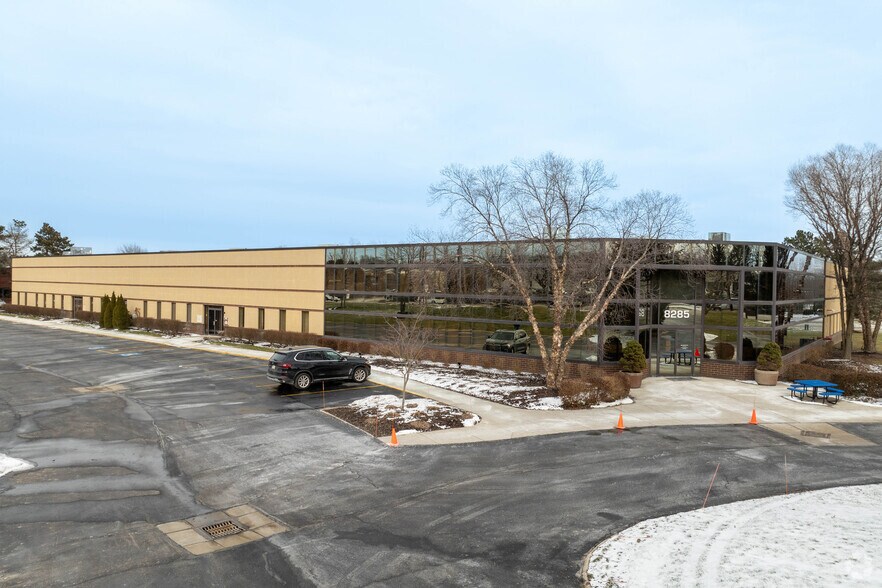 Primary Photo Of 8285-8295 Darrow Rd, Twinsburg Warehouse For Lease