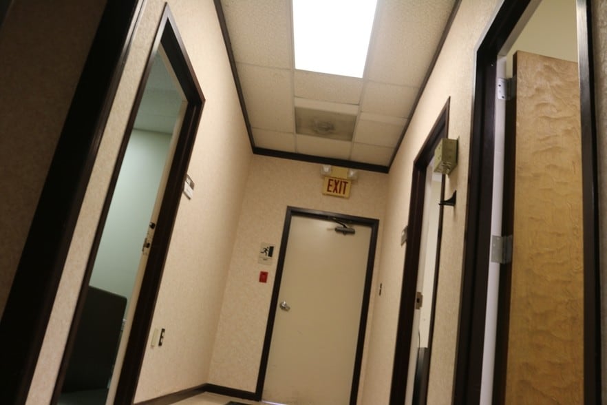 More Photos Of 808 Commerce Blvd, Riverdale Medical For Sale