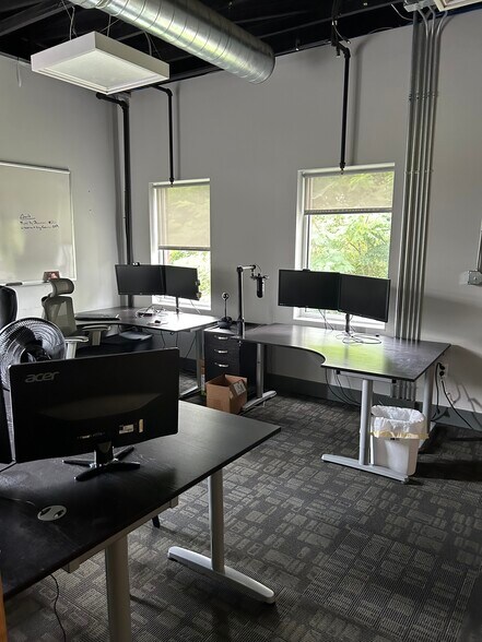 More Photos Of 2575 Willow Point Way, Knoxville Office For Lease