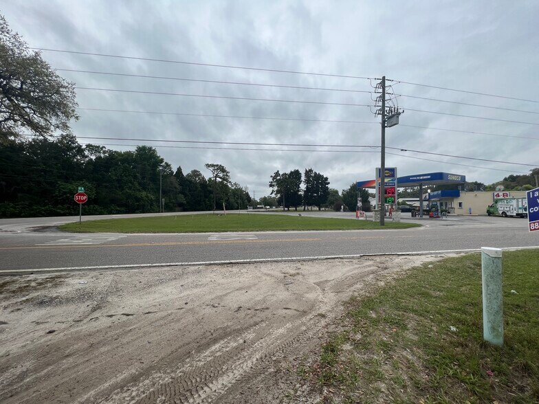 More Photos Of 20907 Bowman Rd, Spring Hill Light Distribution For Sale