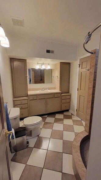 More Photos Of 116-120 Record St, Frederick Office Residential For Lease